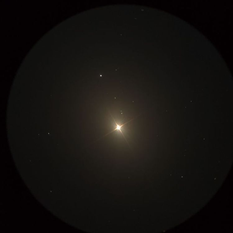アークトゥルス（Arcturus） captured through a telescope eyepiece using a smartphone camera - Afocal Astrophotography