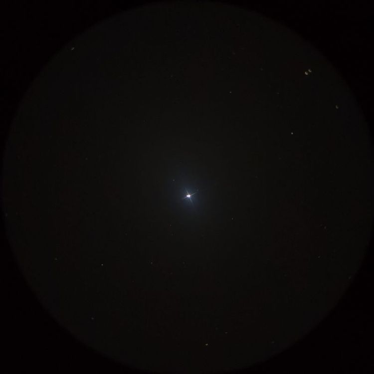 コル・カロリ（Cor Caroli） captured through a telescope eyepiece using a smartphone camera - Afocal Astrophotography