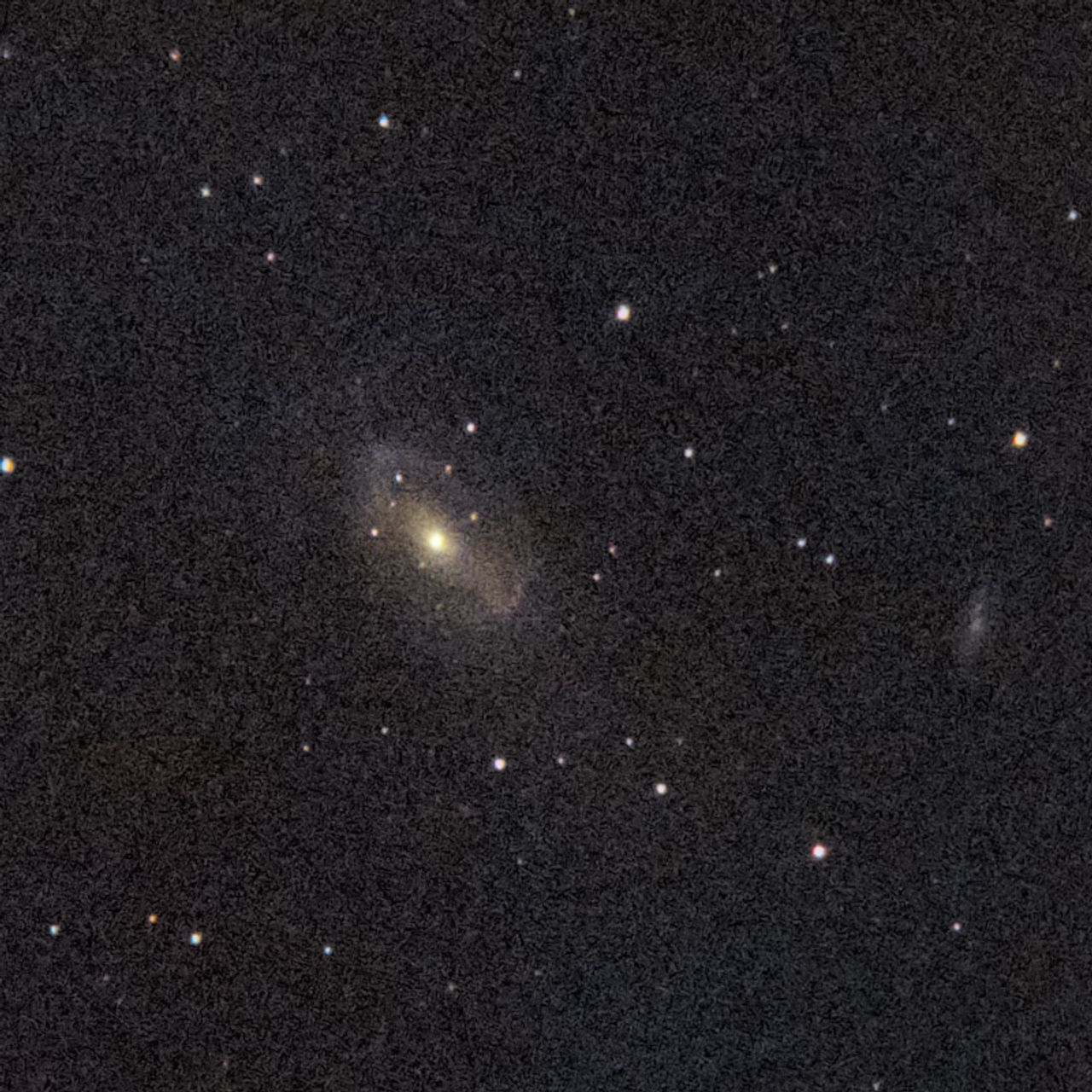 NGC4725